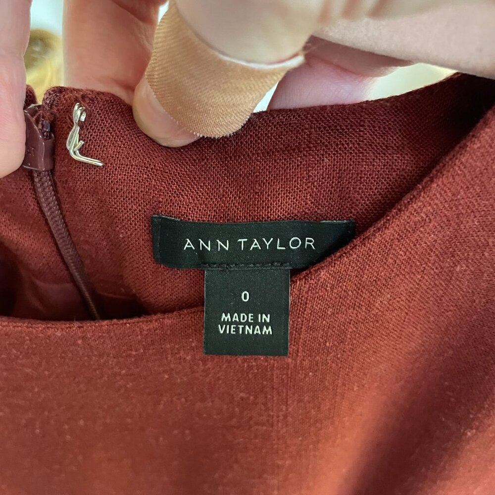 ๐ฅ Ann Taylor | Rust Brown Linen Blend Tie-Waist Dress 0 - Picture 8 of 8